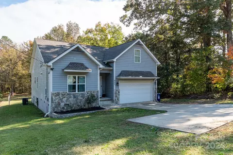 822 N Main St, Stanley, NC 28164