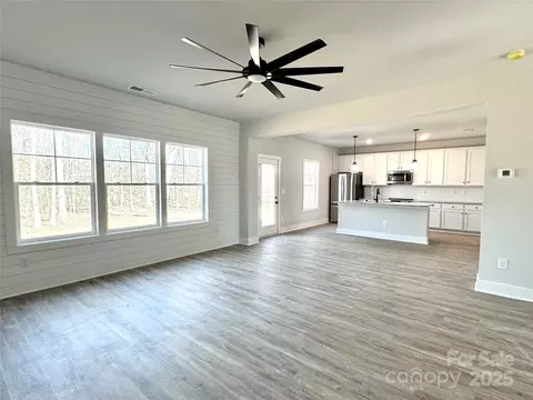 Living - 737 E Memorial Hwy, Harmony, NC 28634 photo 1 of 2
