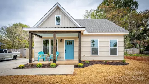 814 Jost St, Statesville, NC 28677