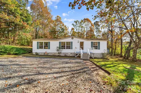 1944 Coopers Loop Ext, Morganton, NC 28655