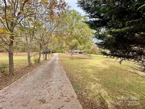 1763 Jarrett Farm Rd, Newton, NC 28658