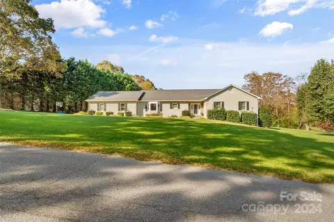 2110 E Winds Ave, Morganton, NC 28655 photo 3