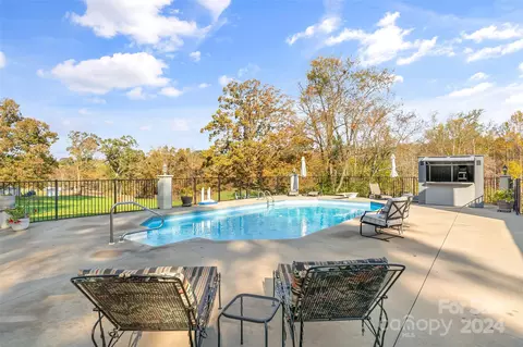 2110 E Winds Ave, Morganton, NC 28655 photo 36