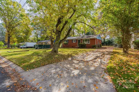 2616 Springway Dr, Charlotte, NC 28205