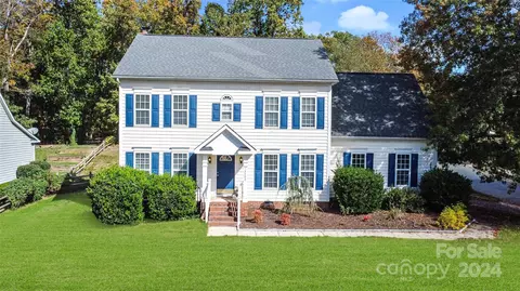 12502 Chickasaw Dr, Huntersville, NC 28078