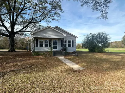 16389 Silver Rd, Oakboro, NC 28129