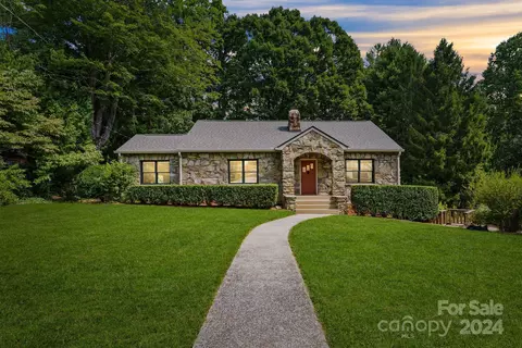 56 Lakewood Dr, Asheville, NC 28803