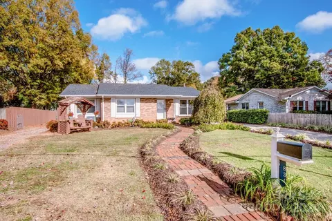 834 Brookwood Dr, Mooresville, NC 28115