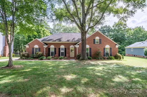 9521 Stoney Hill Ln, Charlotte, NC 28277
