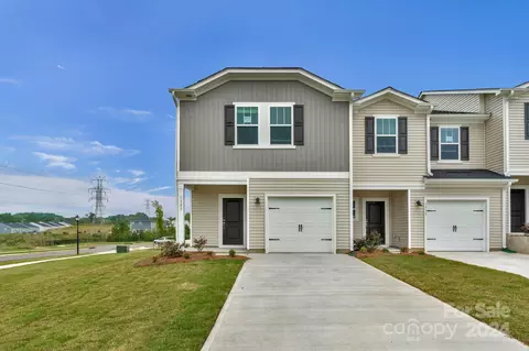 1323 Falling Acorn Ln, Concord, NC 28027