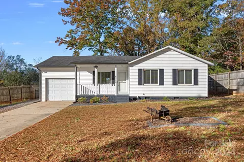 631 N Race St, Statesville, NC 28677