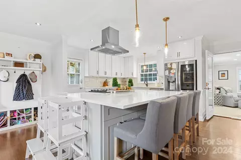1435 Worcaster Pl, Charlotte, NC 28211
