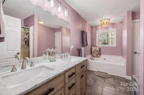 Bath - 12 Mcgee Ridge Rd, Fairview, NC 28730 photo 1 of 2