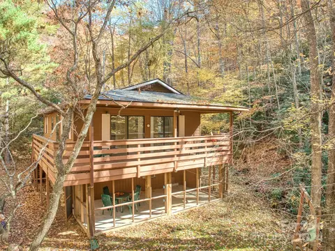 608 Seasons Dr, Clyde, NC 28721 photo 6