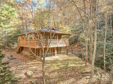 608 Seasons Dr, Clyde, NC 28721 photo 4