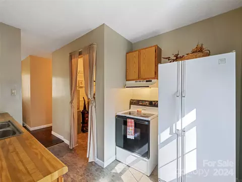 608 Seasons Dr, Clyde, NC 28721 photo 25