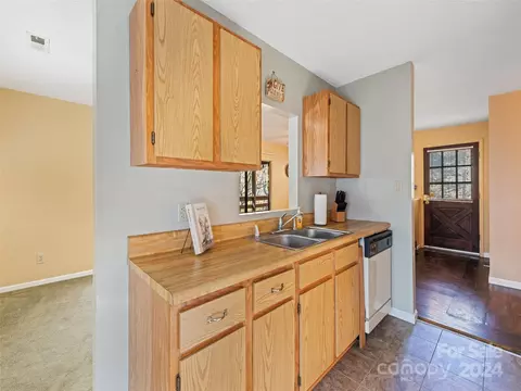608 Seasons Dr, Clyde, NC 28721 photo 24