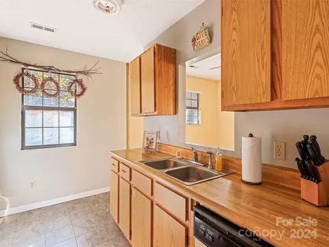 608 Seasons Dr, Clyde, NC 28721 photo 23