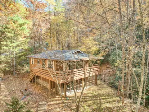 608 Seasons Dr, Clyde, NC 28721 photo 5