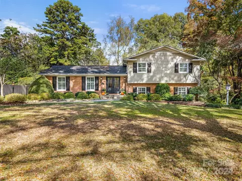 5652 Lansing Dr, Charlotte, NC 28270
