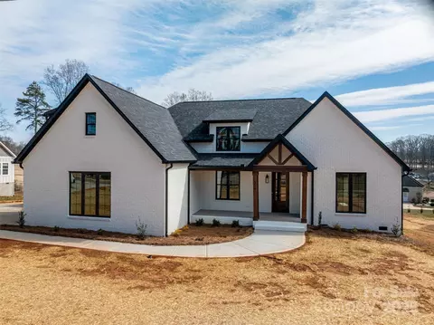229 Golf Course Rd, Maiden, NC 28650