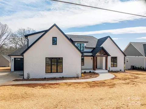 Exterior - 229 Golf Course Rd, Maiden, NC 28650 photo 2 of 11
