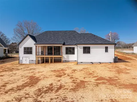 Exterior - 229 Golf Course Rd, Maiden, NC 28650 photo 10 of 11