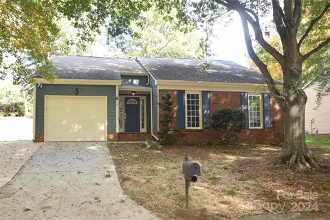 2429 Dryden Ln, Charlotte, NC 28210