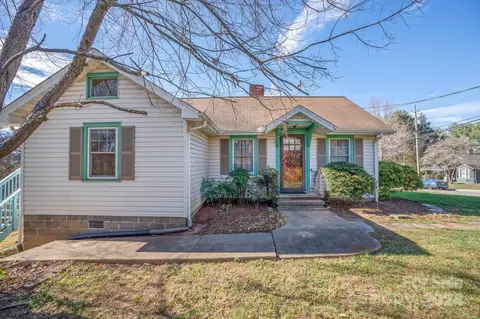 32 Beverly W Rd W, Asheville, NC 28806