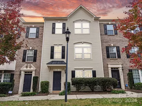 9905 Kings Parade Blvd, Charlotte, NC 28273