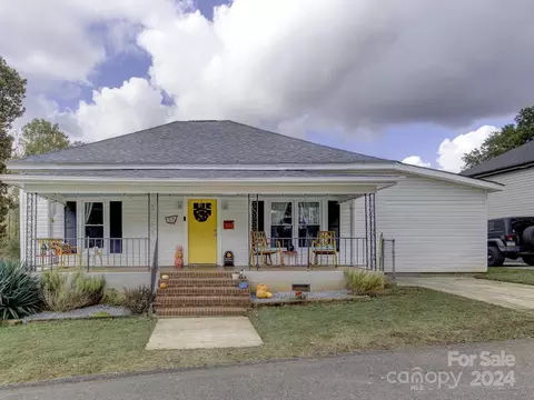 37 3rd St, Cramerton, NC 28032