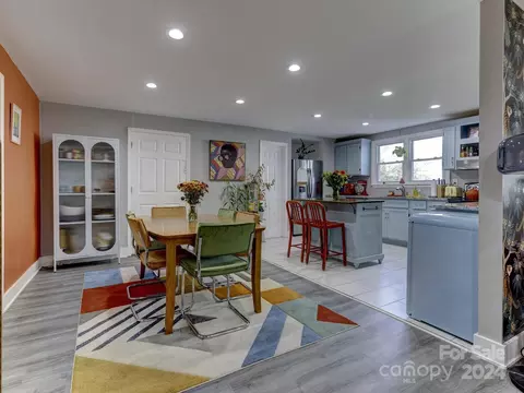 Dining - 37 3rd St, Cramerton, NC 28032 photo 2 of 5