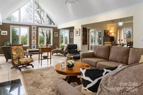 Living - 150 Overlook Dr, Flat Rock, NC 28731 photo 2 of 3