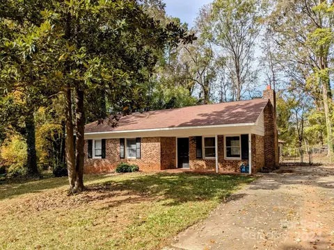 1301 Sharon Dr, Waxhaw, NC 28173