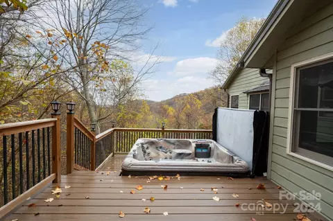 Exterior - 506 Rabbit Run, Marshall, NC 28753 photo 4 of 6