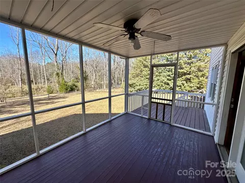 512 S Elm St, Pageland, SC 29728 photo 4