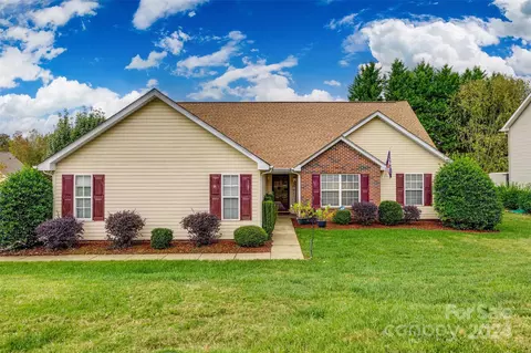 2619 Stagbuck Dr, Gastonia, NC 28052