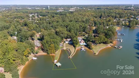 358 Catalina Dr, Mooresville, NC 28117