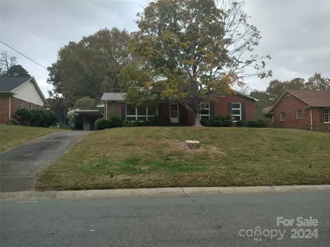 5525 Amity Pl, Charlotte, NC 28212