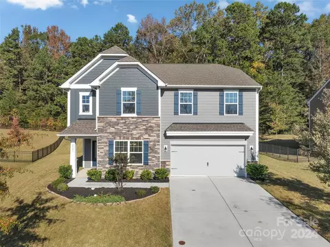 8041 Barnette Crest Dr, Huntersville, NC 28078