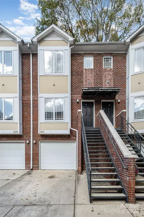1147 Kurt Ct, Charlotte, NC 28209