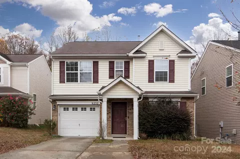 9232 Clifton Meadow Dr, Matthews, NC 28105
