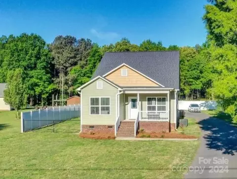 905 Forest Dr, Marshville, NC 28103