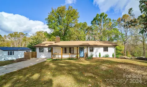 7402 Mobley Ln, Connelly Springs, NC 28612