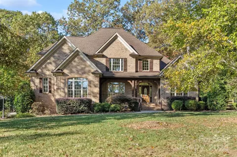 5677 Lake Wylie Rd, Clover, SC 29710
