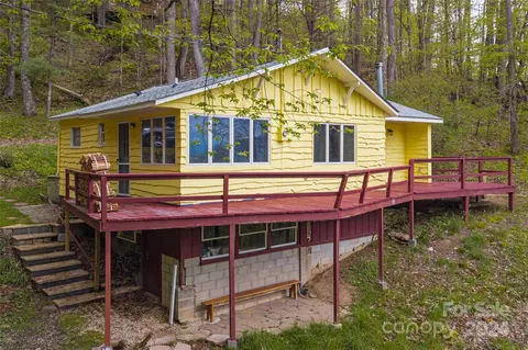 282 Vireo Ln, Waynesville, NC 28785