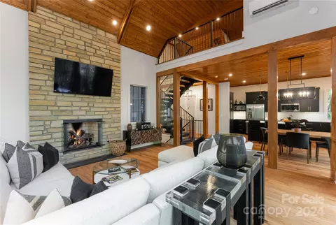 Living - 256 Haulback Way, Sylva, NC 28779 photo 2 of 3