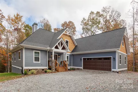 72 Spring Creek Ln, Saluda, NC 28773