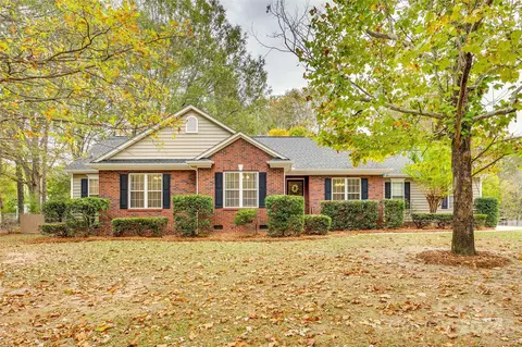 9962 Sandra Ln, Fort Mill, SC 29707