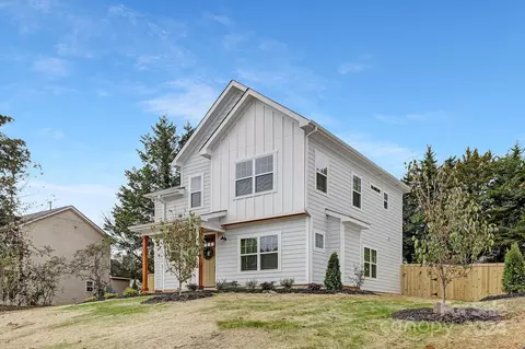 1012 Fairground St, Charlotte, NC 28208